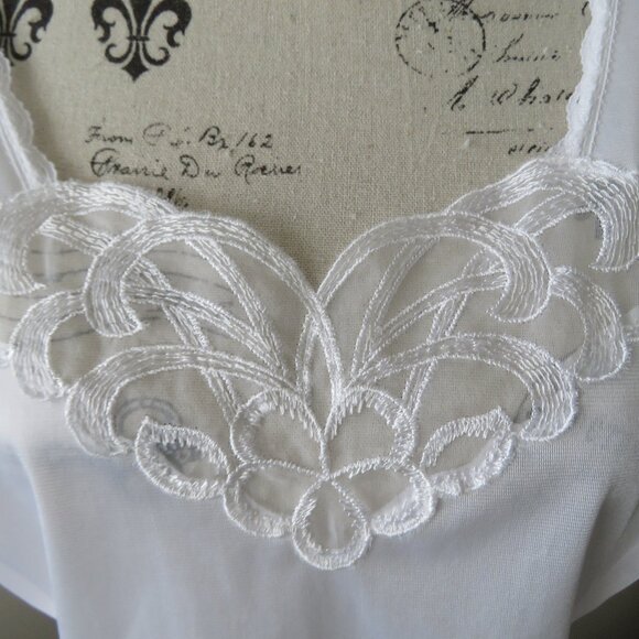 Vintage White Lace Camisole - Picture 2 of 7